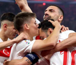 Türkiye yarı final için Hollanda karşısında