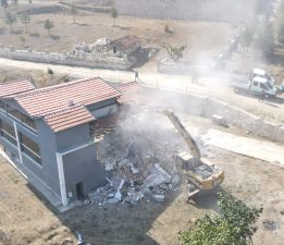 Odunpazarı Belediyesi’nden kaçak villalara yıkım