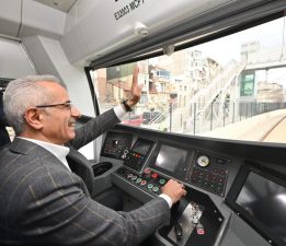 DEMİRYOLLARI İLE 8 AYDA TÜRKİYE NÜFUSUNUN İKİ KATI YOLCU TAŞINDI