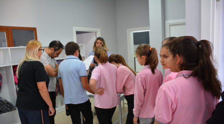 BÜYÜKŞEHİRDEN KIRSAL İLÇELERDEKİ ÖĞRENCİLERE KIRTASİYE DESTEĞİ