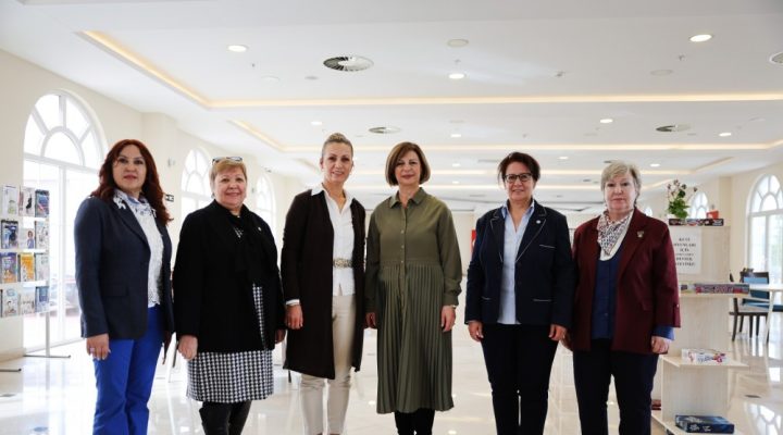 BAŞKAN ÜNLÜCE’DEN KADINLARA ÇAĞRI: “DAYANIŞMAMIZ ARTARAK DEVAM ETSİN”