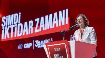 BAŞKAN ÜNLÜCE CHP 39. OLAĞAN KURULTAYINDA DİVAN BAŞKANI OLDU
