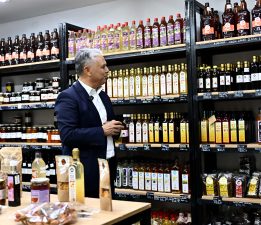 Kadın emeği Muratpaşa’da kazanca dönüşüyor
