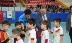 9.GELENEKSEL MİNİ MİNİKLER FUTSAL ŞENLİĞİ BAŞLADI