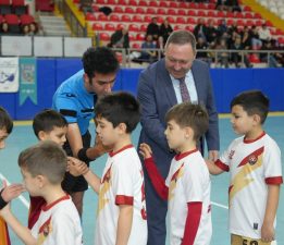 9.GELENEKSEL MİNİ MİNİKLER FUTSAL ŞENLİĞİ BAŞLADI