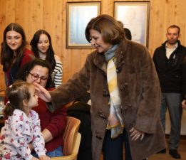 BAŞKAN ÜNLÜCE: “KADINLARIN YÜZÜ GÜLERSE BİZİM DE GÜLER”