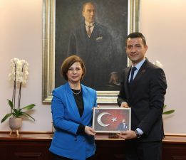 TÜRK ULAŞIM-SEN’DEN BAŞKAN ÜNLÜCE’YE BEHİÇ ERKİN TEŞEKKÜRÜ