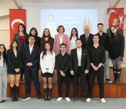 BAŞKAN ÜNLÜCE GENÇ HUKUKÇULARA TECRÜBELERİNİ ANLATTI