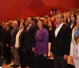 CHP LİDERİ ÖZGÜR ÖZEL ESKİŞEHİRLİ KADINLARLA BULUŞTU