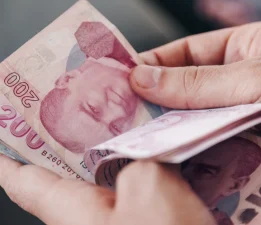 Emeklilerin bayram ikramiyesi ödemeleri başladı