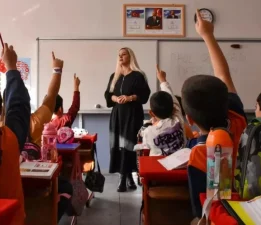 MEB’den sözleşmeli öğretmenler için ek atama