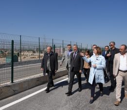 VALİ YILMAZ VE BAŞKAN ÜNLÜCE HAYVAN BAKIMEVİNİ ZİYARET ETTİ
