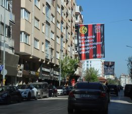 BÜYÜKŞEHİR ŞEHRİ ESKİŞEHİRSPOR BAYRAKLARIYLA DONATIYOR