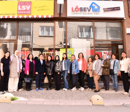 LÖSEV’E TEPEBAŞI BELEDİYESİ BELDE EVLERİNDEN HEDİYELER