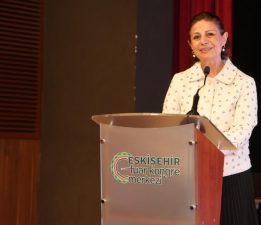 BAŞKAN ÜNLÜCE’DEN SEMPOZYUMDA ANLAMLI PLAKA VURGUSU