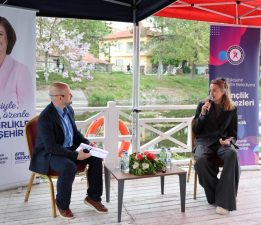 “BİR SANDALYE, BİR TERMOS” SÖYLEŞİSİNDE MERYEM BOZ’A YOĞUN İLGİ