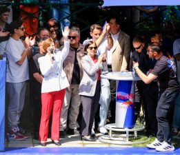 BAŞKAN ÜNLÜCE, GENÇLERLE BAYRAM COŞKUSUNU PAYLAŞTI