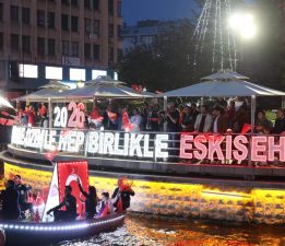BÜYÜKŞEHİRDEN FENER ALAYIYLA MUHTEŞEM KUTLAMA