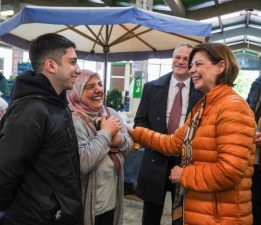 BAŞKAN ÜNLÜCE’DEN ULUÖNDER PAZARI’NA ZİYARET