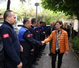 BAŞKAN ÜNLÜCE PERSONELLE BAYRAMLAŞTI: “BİZ BÜYÜK BİR AİLEYİZ”